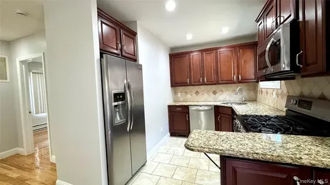 5839 196th Place Fresh Meadows NY 11365