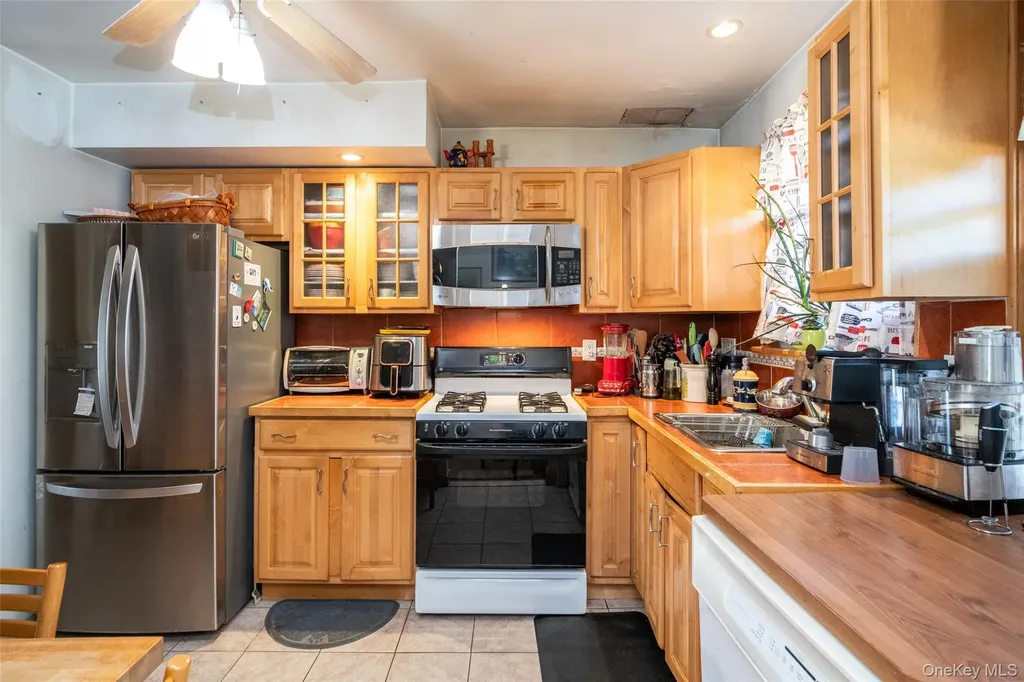 1515 Bantam Place Bronx NY 10469