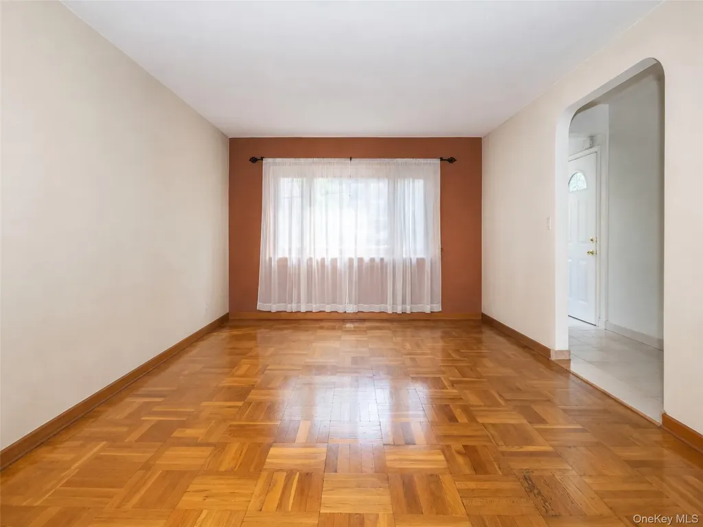 1515 Bantam Place Bronx NY 10469