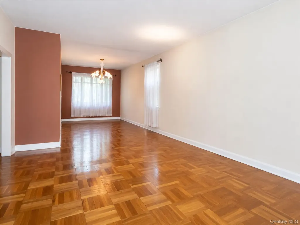 1515 Bantam Place Bronx NY 10469