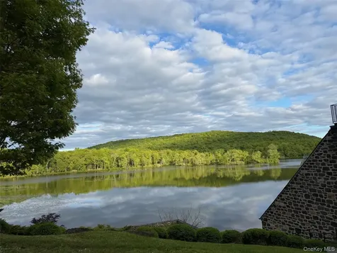 20 Deforest Drive Cortlandt Manor NY 10567