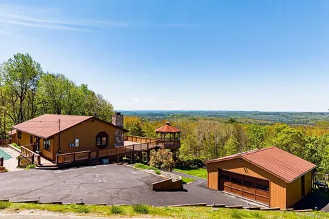 203 Skyline Drive Woodbourne NY 12788