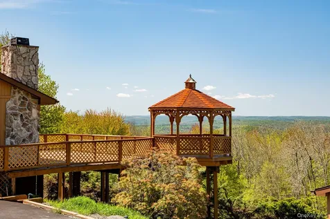 203 Skyline Drive Woodbourne NY 12788