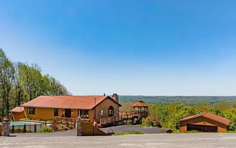 203 Skyline Drive Woodbourne NY 12788
