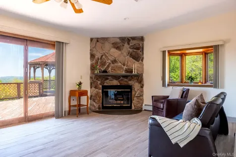 203 Skyline Drive Woodbourne NY 12788