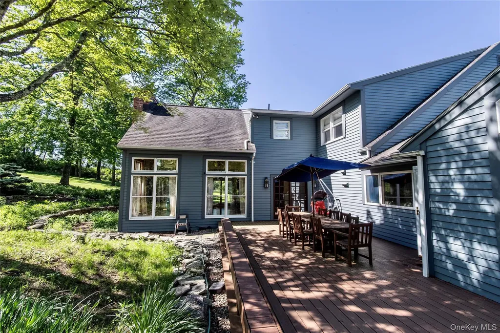 136 Rombout Road Pleasant Valley NY 12603