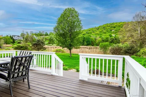 37 W Deer Trail Pawling NY 12564