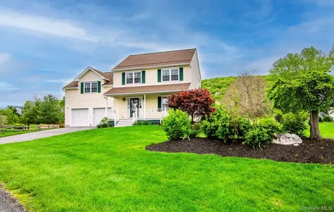 37 W Deer Trail Pawling NY 12564