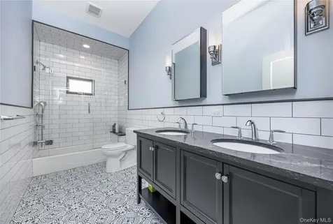 29 Bath Street Lido Beach NY 11561