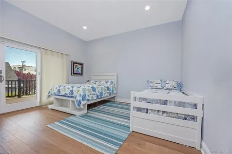 29 Bath Street Lido Beach NY 11561