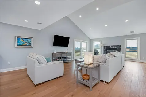 29 Bath Street Lido Beach NY 11561