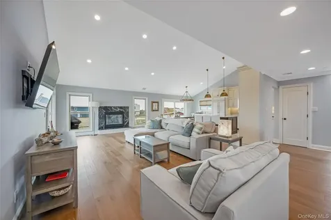 29 Bath Street Lido Beach NY 11561
