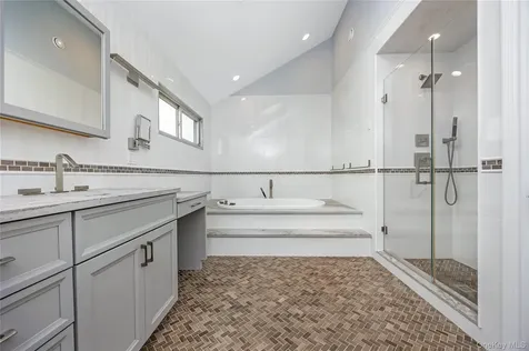29 Bath Street Lido Beach NY 11561