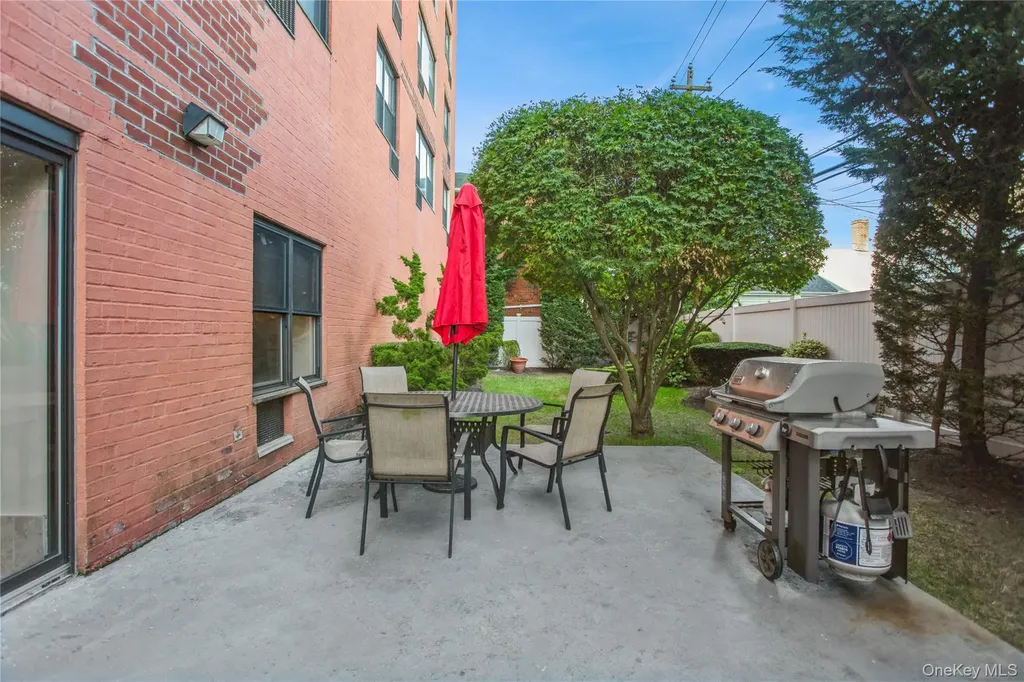 333 E Broadway Long Beach NY 11561