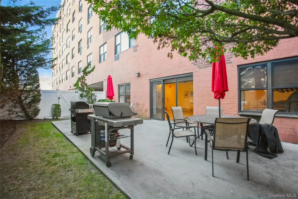 333 E Broadway Long Beach NY 11561