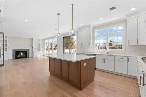 10 Lee Place Old Bethpage NY 11804