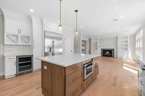 10 Lee Place Old Bethpage NY 11804