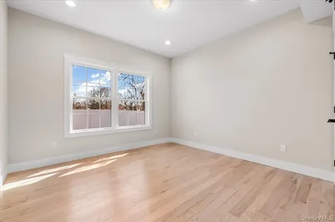 10 Lee Place Old Bethpage NY 11804