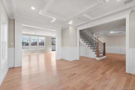 10 Lee Place Old Bethpage NY 11804