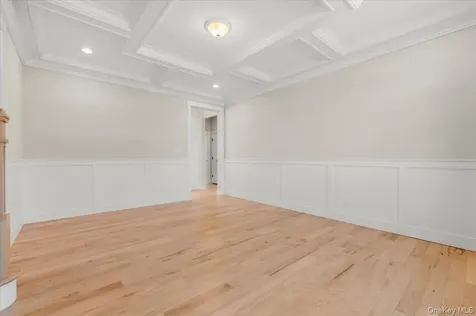 10 Lee Place Old Bethpage NY 11804