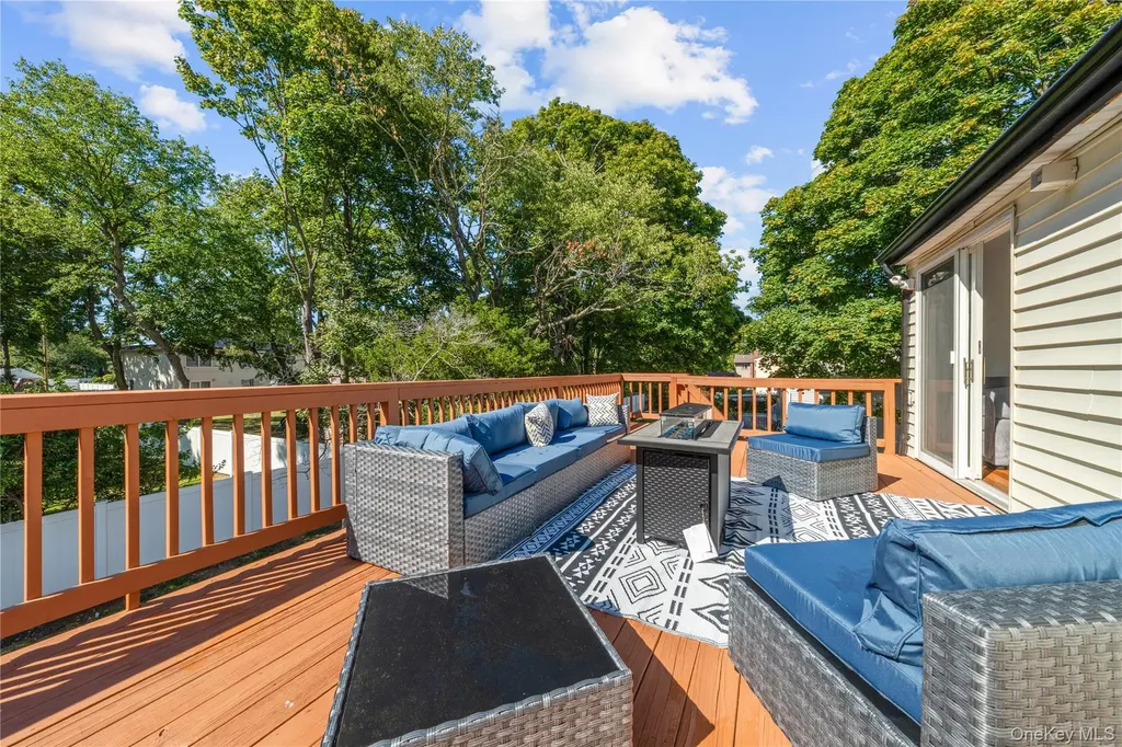 92 Washington Avenue Deer Park NY 11729
