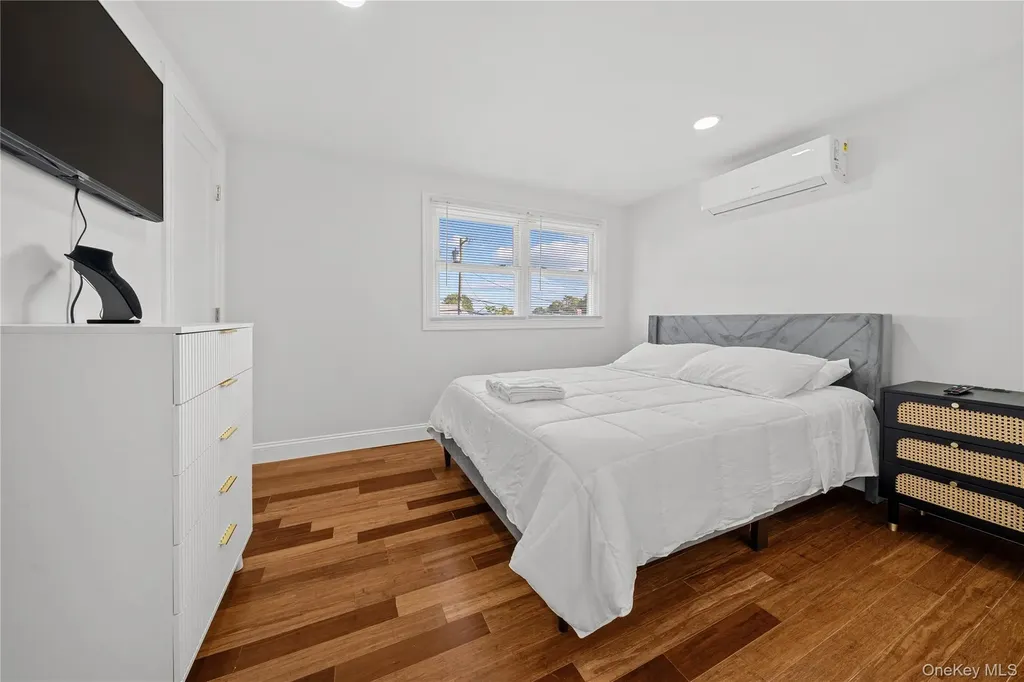 92 Washington Avenue Deer Park NY 11729