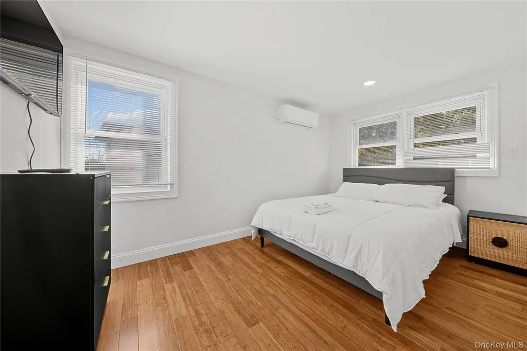 92 Washington Avenue Deer Park NY 11729