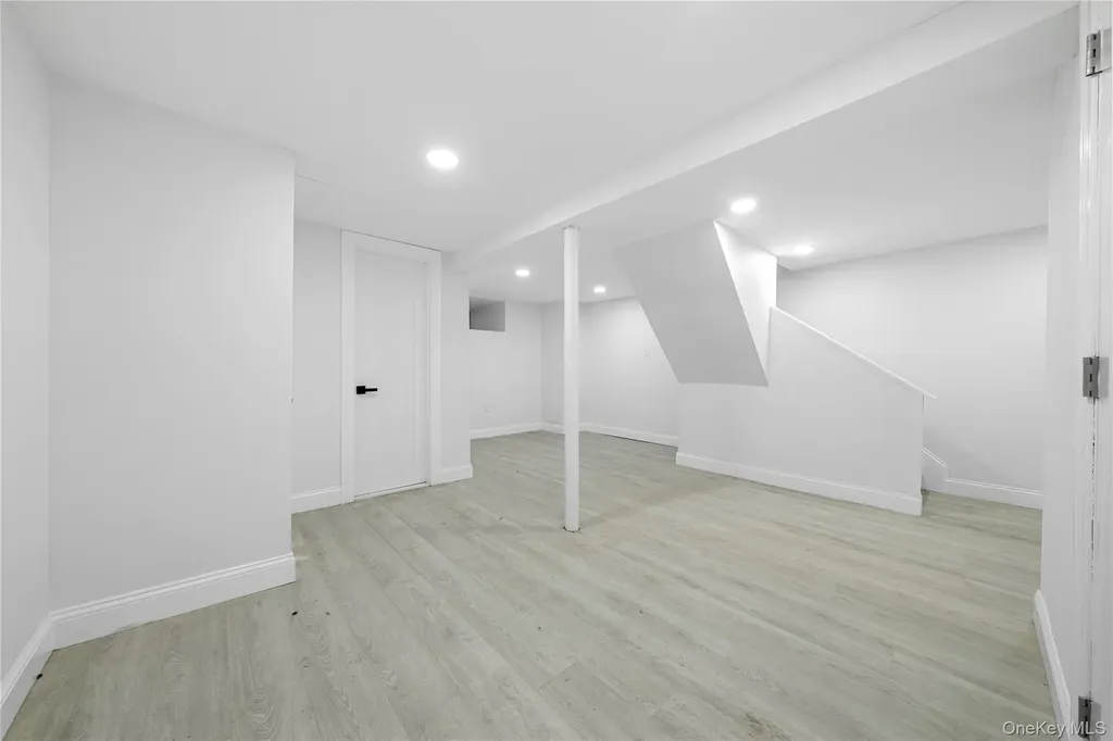 92 Washington Avenue Deer Park NY 11729