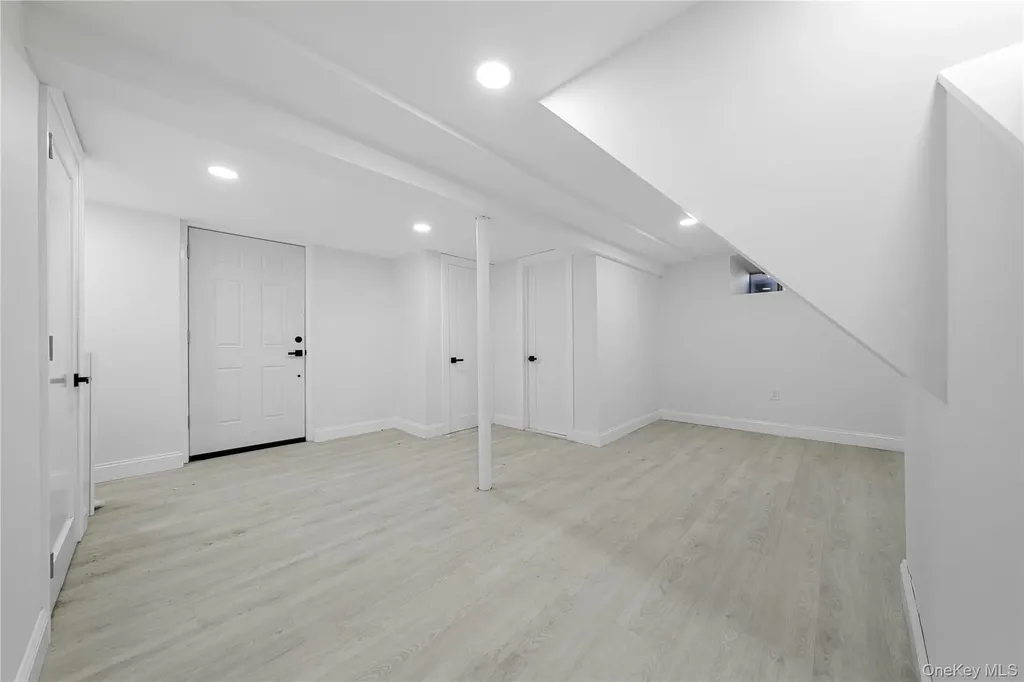 92 Washington Avenue Deer Park NY 11729