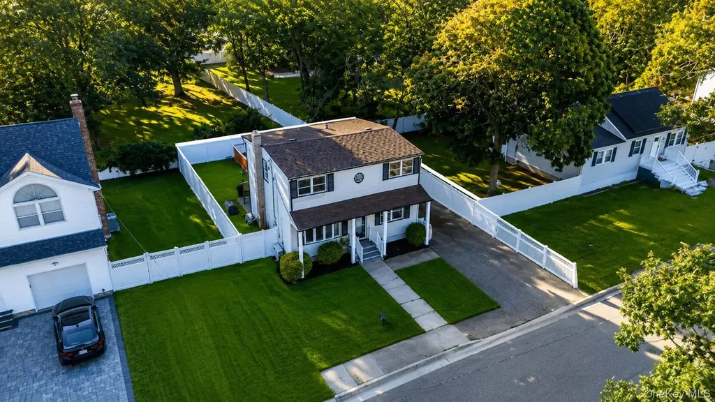 92 Washington Avenue Deer Park NY 11729