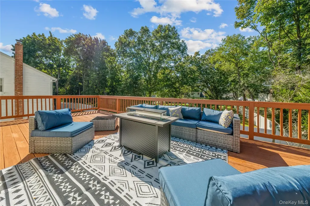 92 Washington Avenue Deer Park NY 11729