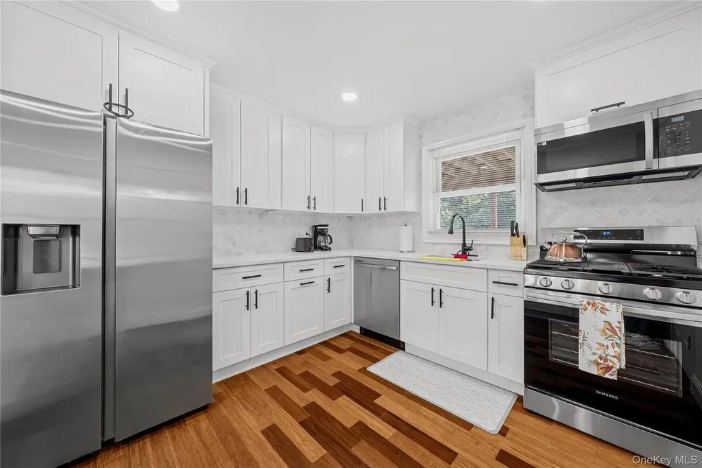 92 Washington Avenue Deer Park NY 11729