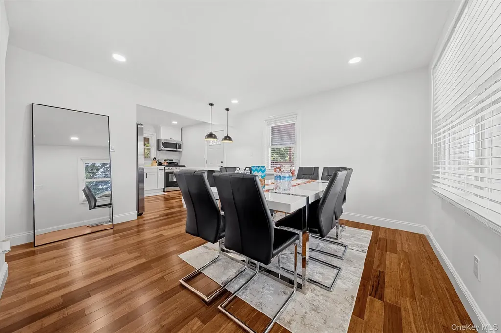 92 Washington Avenue Deer Park NY 11729