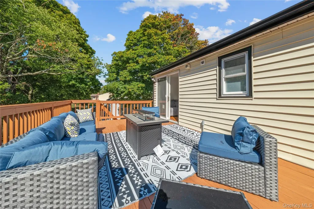 92 Washington Avenue Deer Park NY 11729