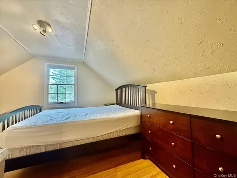 51 Iroquois Road Ossining NY 10562