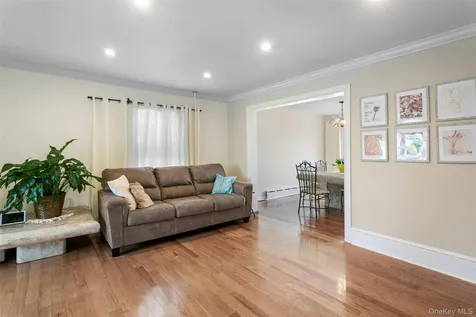 38 Emmett Terrace New Rochelle NY 10805