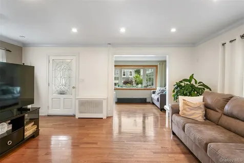 38 Emmett Terrace New Rochelle NY 10805