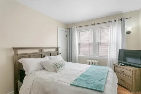 38 Emmett Terrace New Rochelle NY 10805