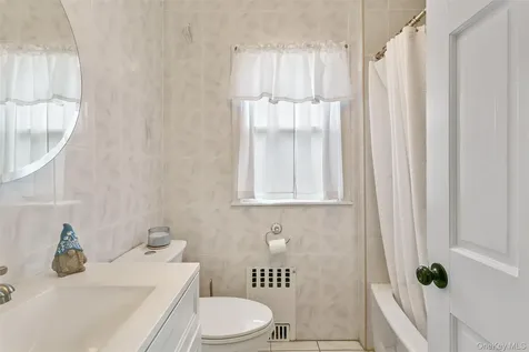 38 Emmett Terrace New Rochelle NY 10805