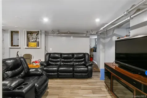 38 Emmett Terrace New Rochelle NY 10805