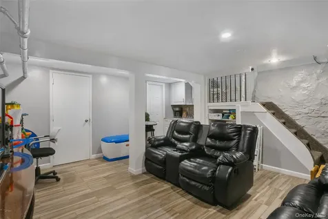 38 Emmett Terrace New Rochelle NY 10805
