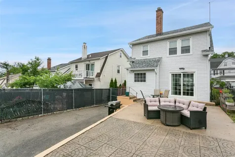 38 Emmett Terrace New Rochelle NY 10805