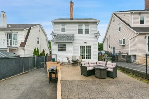 38 Emmett Terrace New Rochelle NY 10805