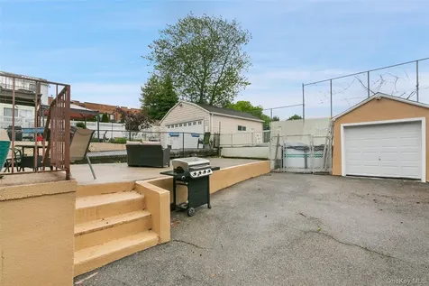 38 Emmett Terrace New Rochelle NY 10805