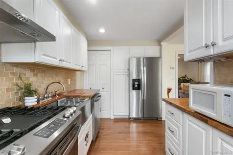 38 Emmett Terrace New Rochelle NY 10805