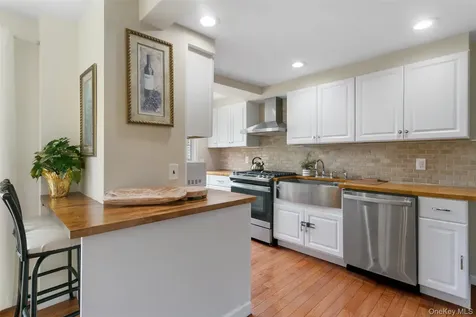 38 Emmett Terrace New Rochelle NY 10805