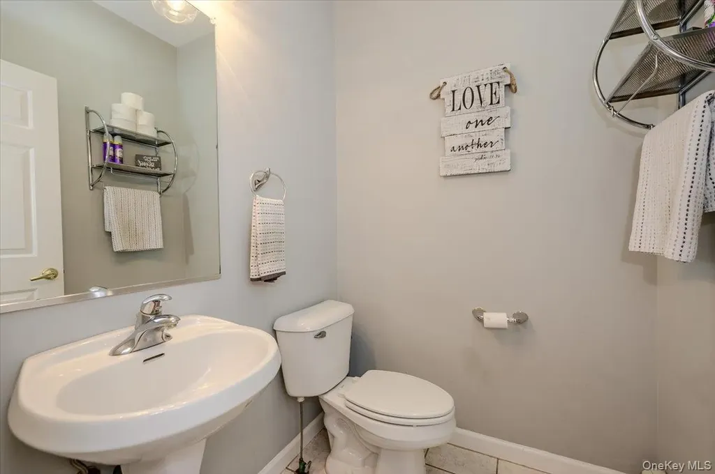 24 Muscoot Road E Mahopac NY 10541