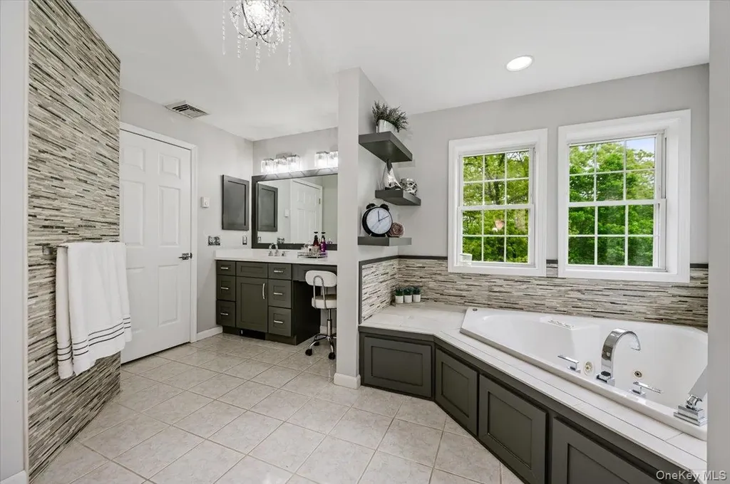 24 Muscoot Road E Mahopac NY 10541