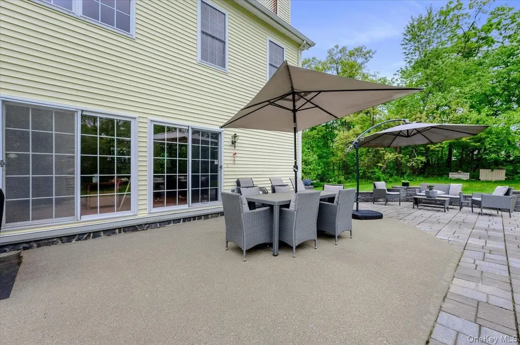 24 Muscoot Road E Mahopac NY 10541