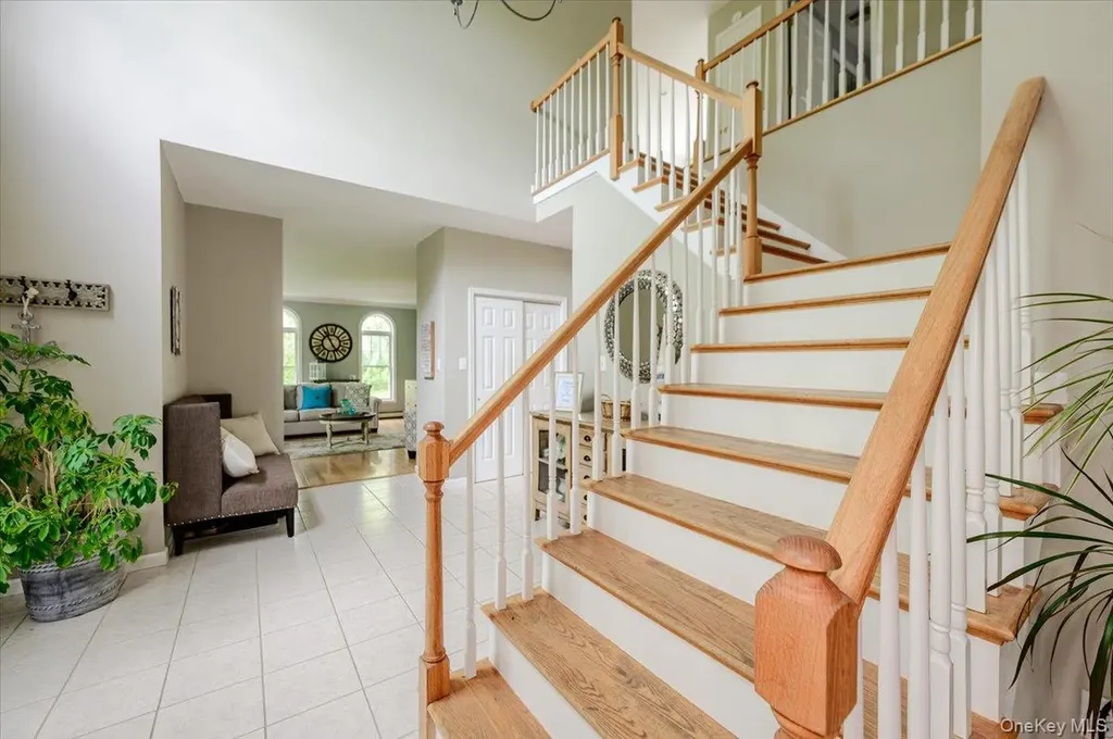 24 Muscoot Road E Mahopac NY 10541